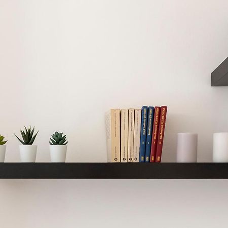 The Place, Your Place To Be - Via Tadino Apartment Милано Екстериор снимка