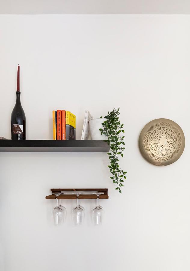 The Place, Your Place To Be - Via Tadino Apartment Милано Екстериор снимка